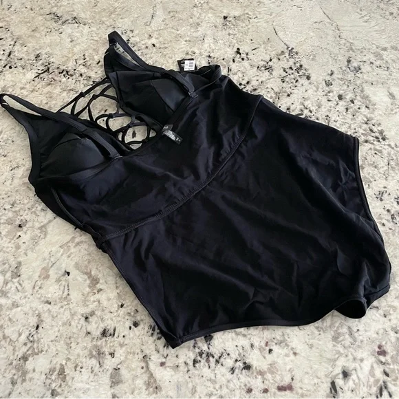 ❌SOLD Torrid Black Wireless Strappy Front One Piece Swimsuit 3X NWT 12074135 - Picture 9 of 12
